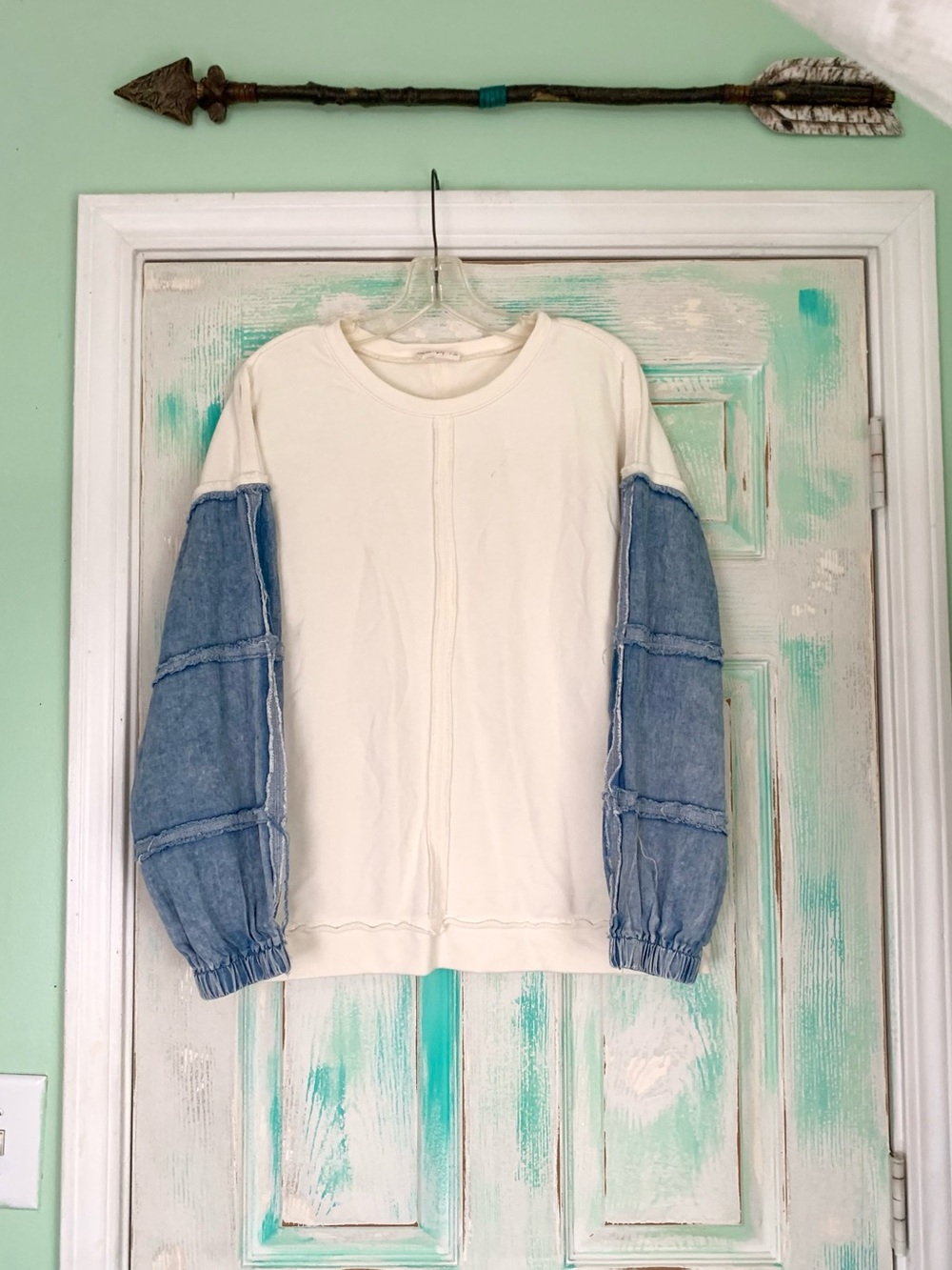 NEW IN White Denim Balloon Sleeve Boutique Sweater Size Medium